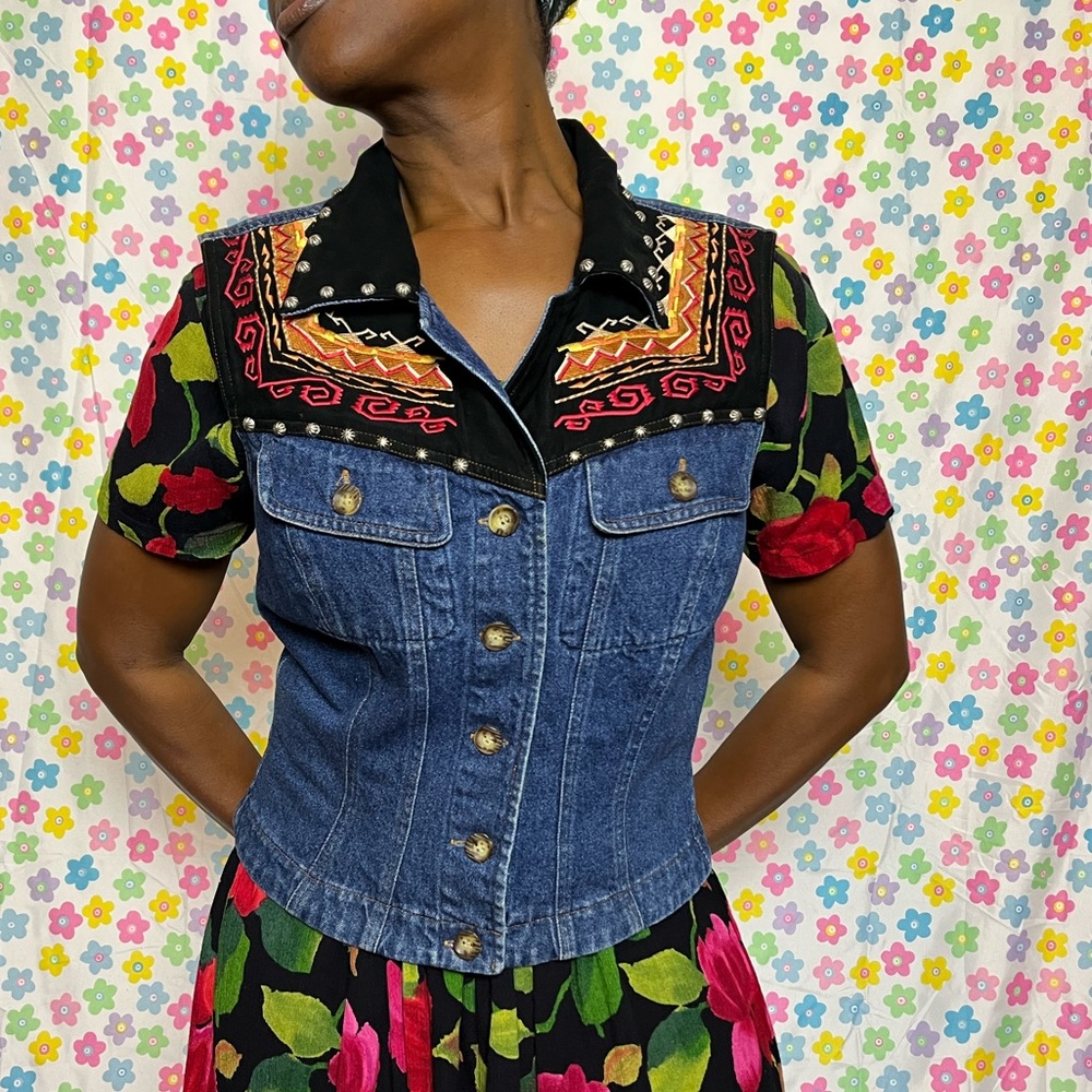 Vintage denim vest! Very western. Very cowgirl.  Perfect condition! Size medium!